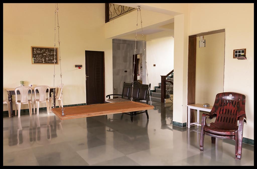Varshavan- Nature, Hobby And Art Residency Hotel Dāpoli Kültér fotó